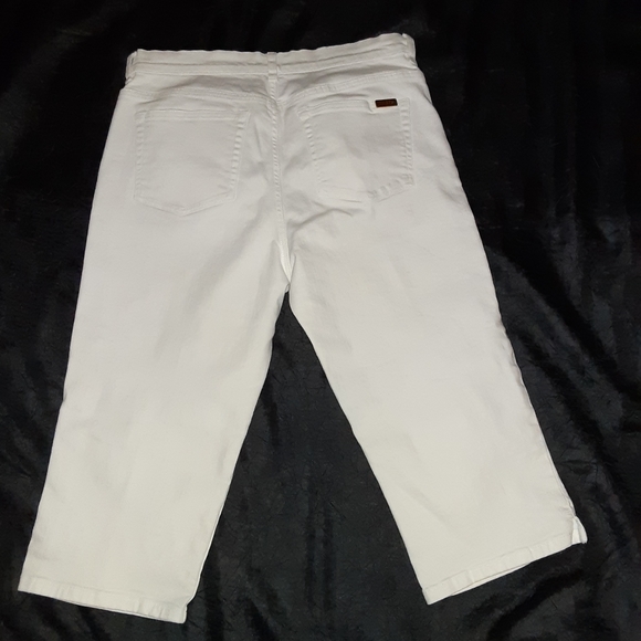 Chaps Cropped Jeans - Picture 3 of 4